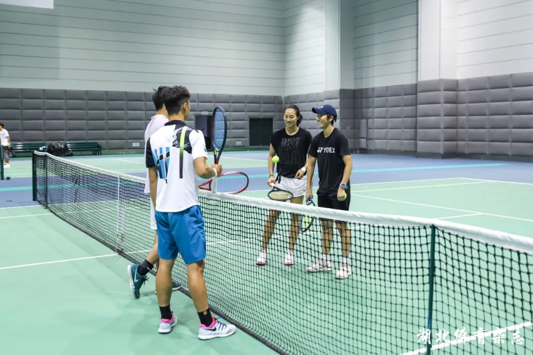 凭借其深厚 凭借其深厚